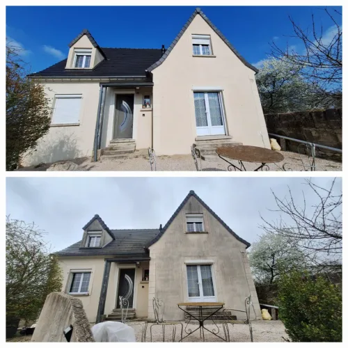 Maison individuelle à toiture en ardoise avant et après nettoyage de façade
