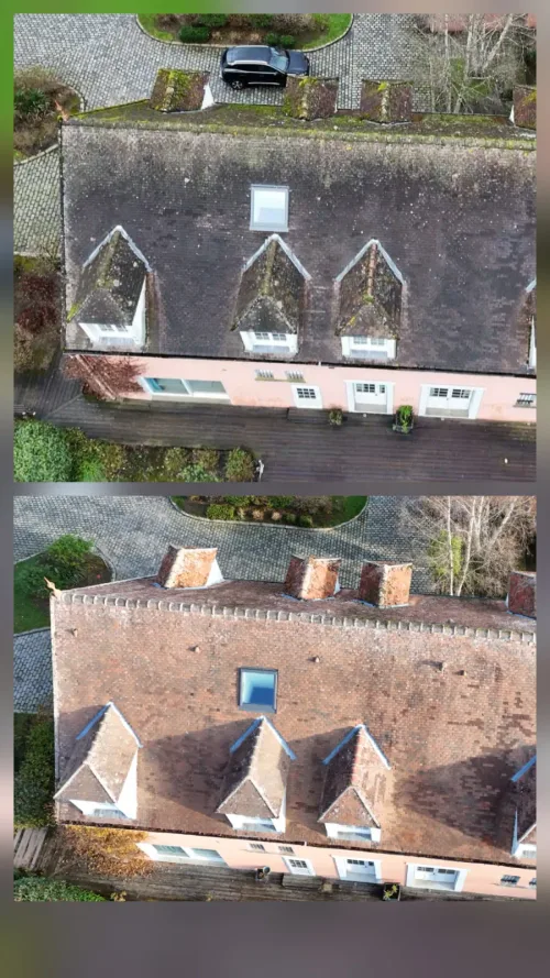 Vue drone du toit à lucarnes d'un manoir : mousse épaisse avant, tuiles dégagées après